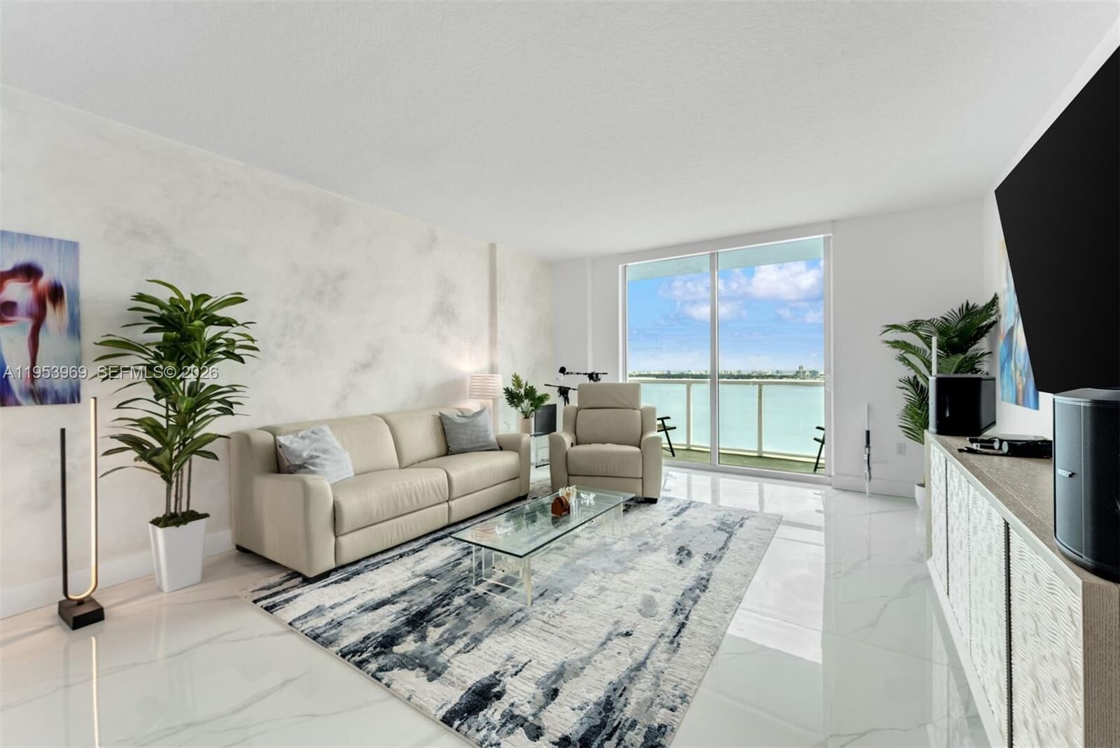 Property Photo:  1900 N Bayshore Dr 3202  FL 33132 