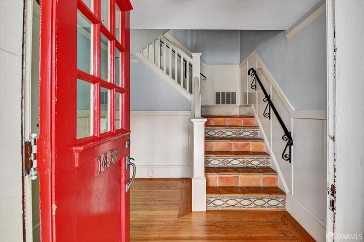 Property Photo:  1458 Palou Avenue  CA 94124 