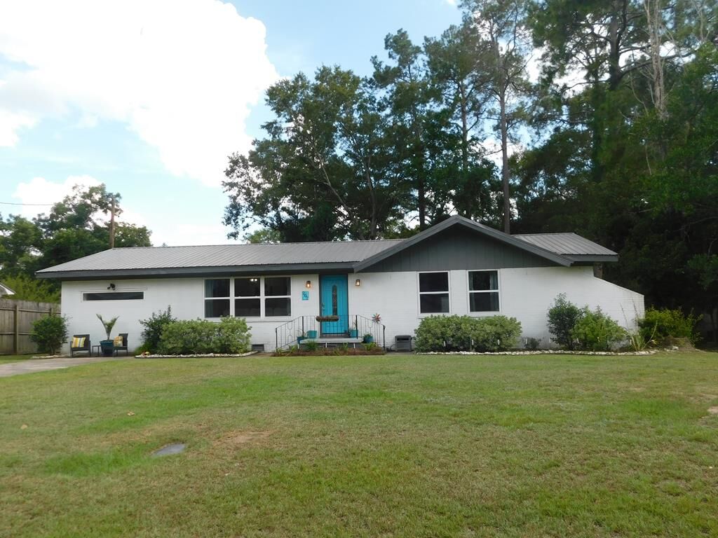 Property Photo:  207 Seeba  AL 36303 