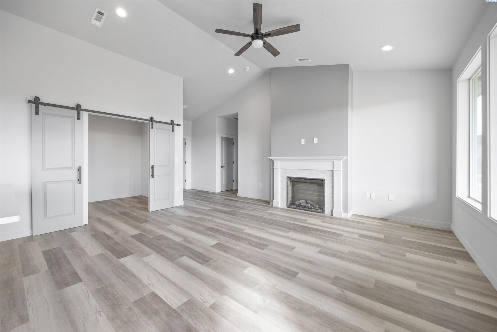 Property Photo: 2914 E Helena St WA 99301