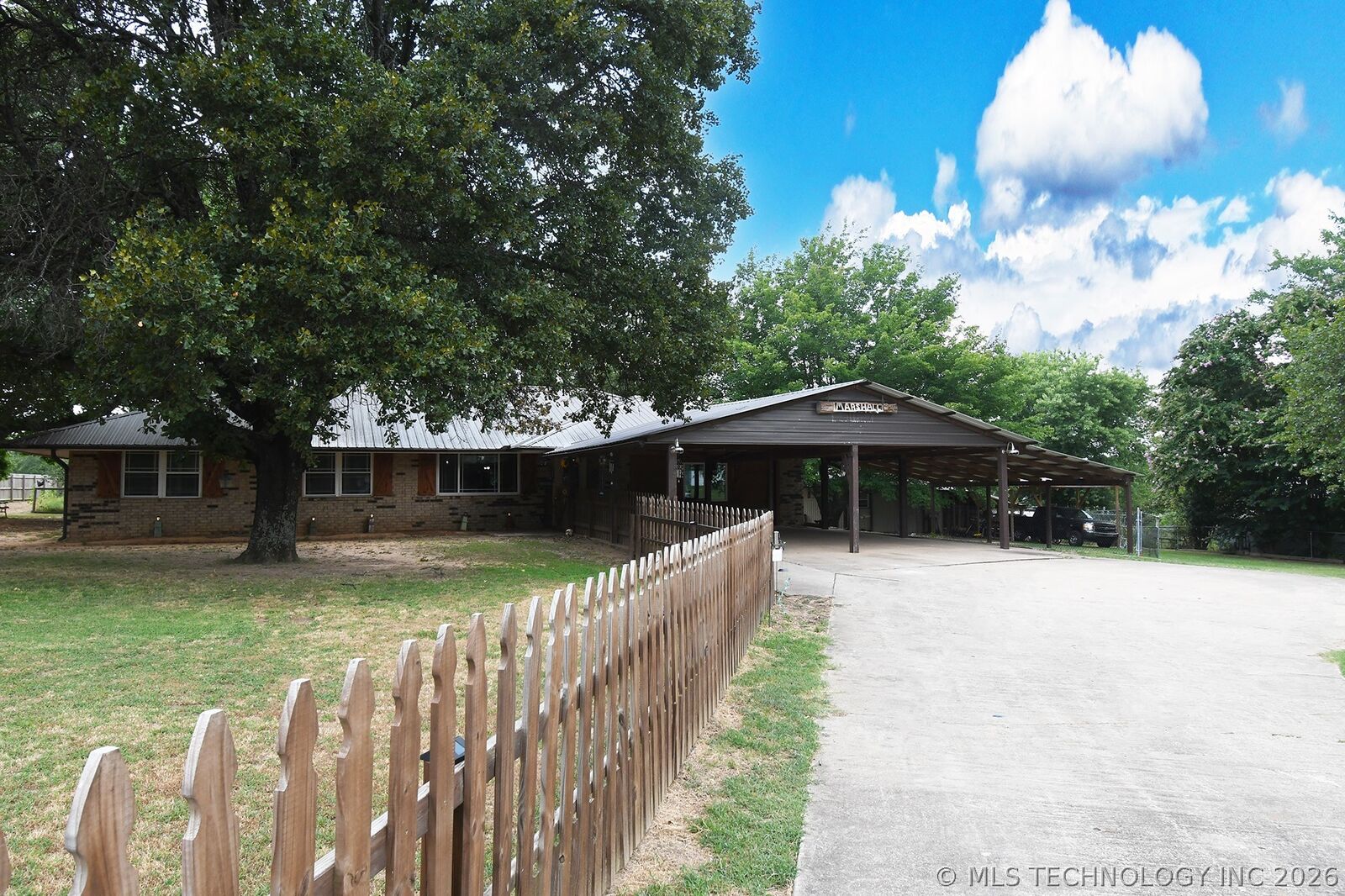 Property Photo:  1108 Maple Lane  OK 74462 