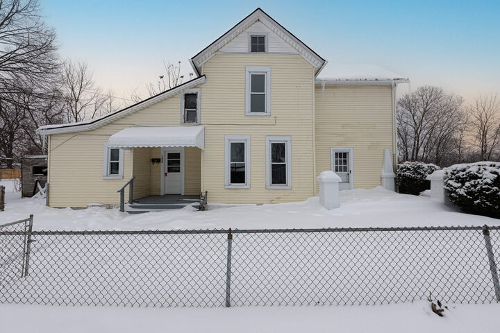 Property Photo:  1654 Catawba Avenue  OH 45503 