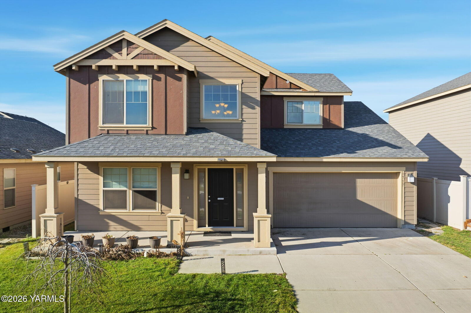 Property Photo:  1717 Liberty Ln  WA 98944 