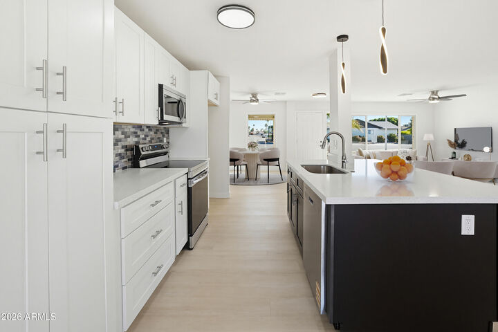 Property Photo: 7100 S La Rosa Drive AZ 85283