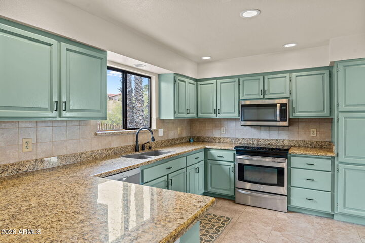 Property Photo: 1130 N Coyote Crossing AZ 85390