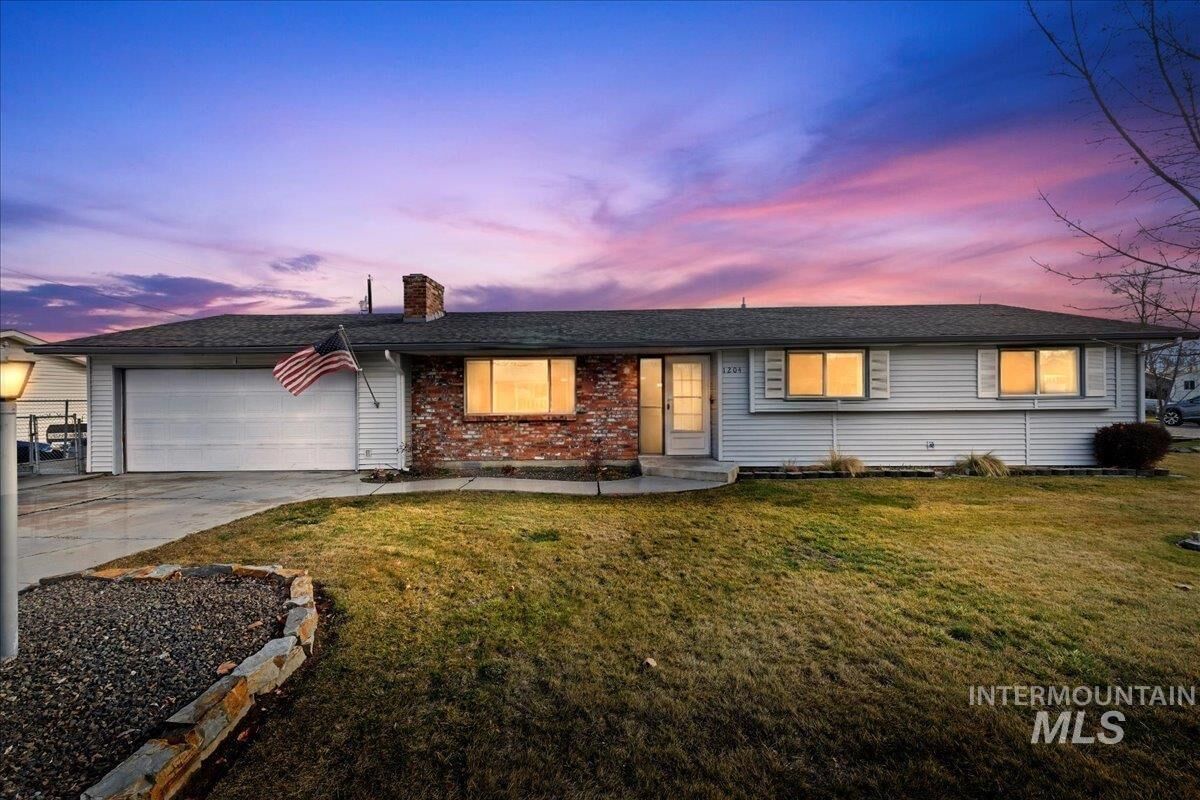 Property Photo:  1204 Teton Ave  ID 83605 