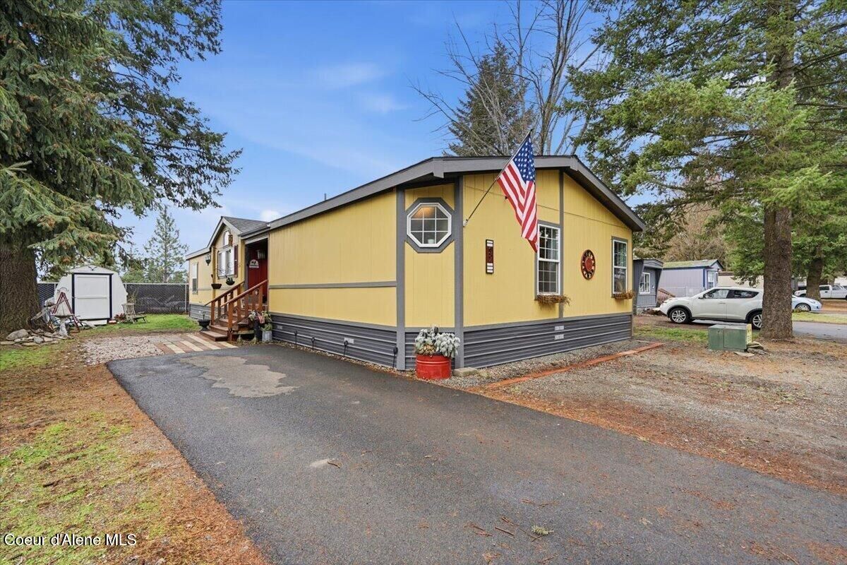 Property Photo:  92 E Walrose Loop  ID 83835 