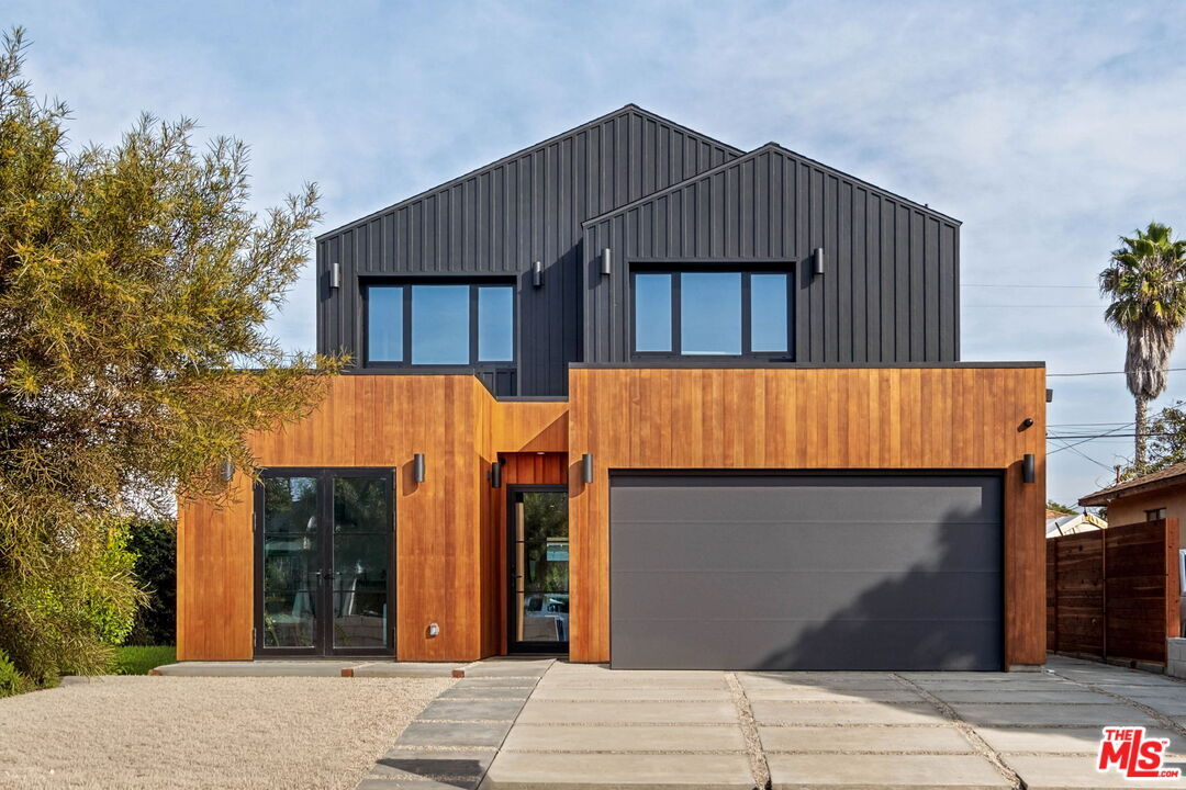 Property Photo:  4066 Lyceum Ave  CA 90066 