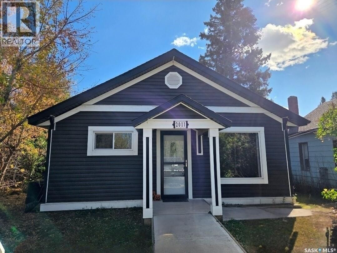 Property Photo:  2011 Main Street  SK S0M 0V0 
