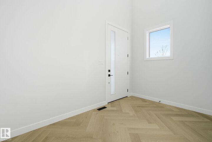 Property Photo:  17108 2 Street NW  AB T5Y 4G2 