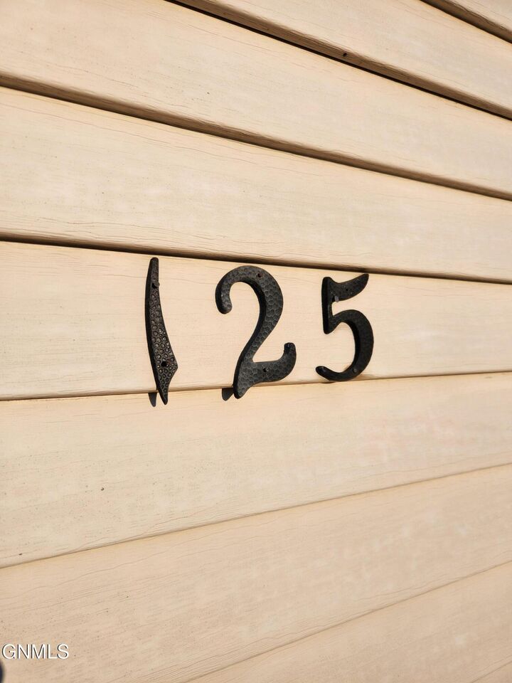 Property Photo:  125 Maryland Street  ND 58504 