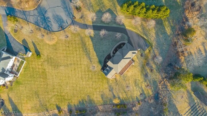 Property Photo:  4 Steinbeck Ct  NJ 08848 