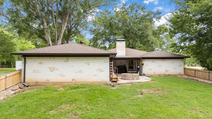 Property Photo: 425 Cr 105 TX 75633