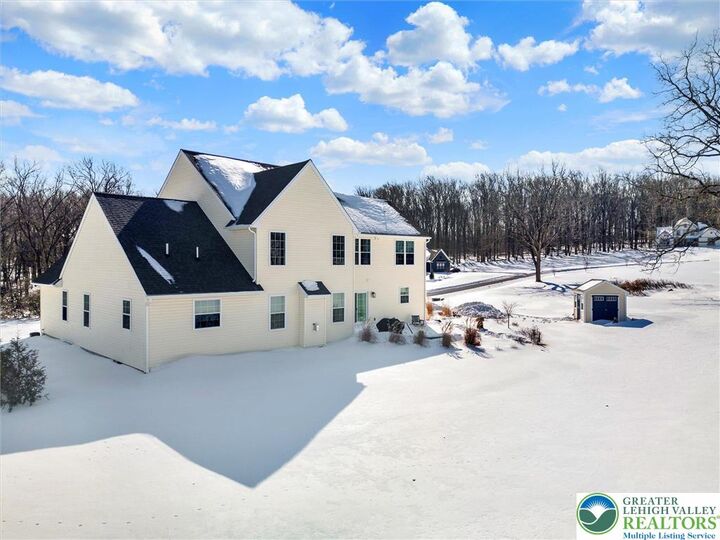 Property Photo:  2645 Longridge Drive  PA 18055 