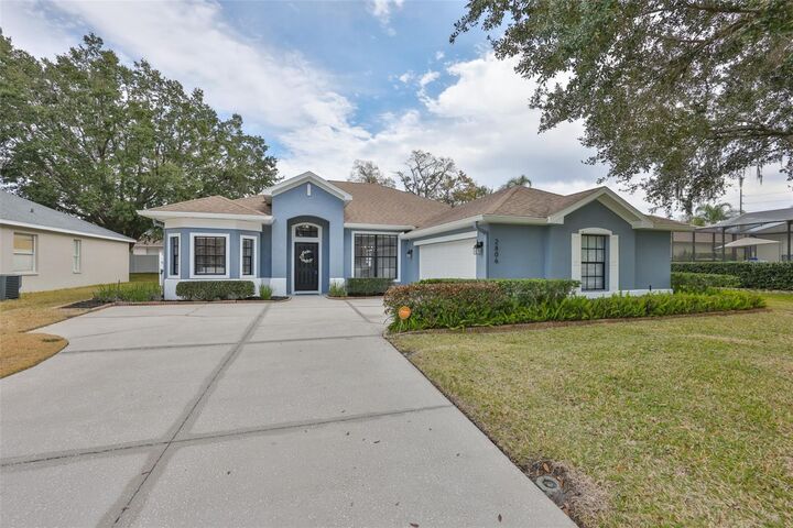 Property Photo: 2806 Brooke Pines Court FL 33566