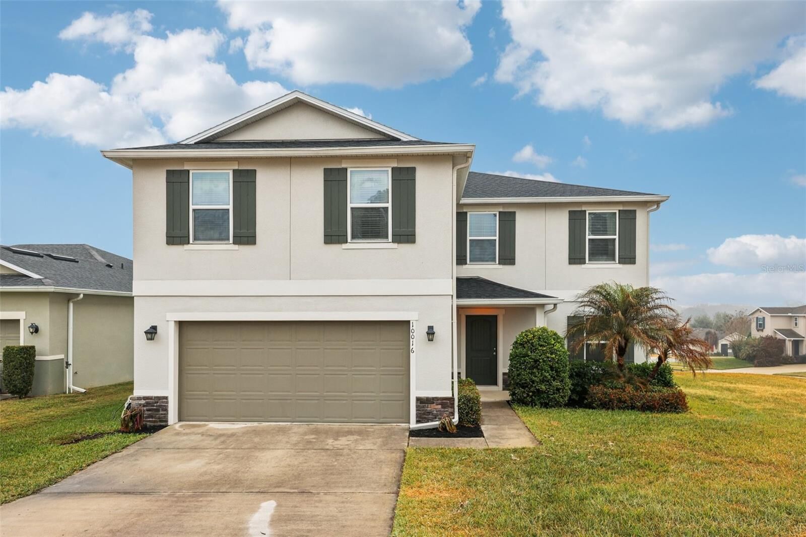 Property Photo:  10016 Weathers Loop  FL 34711 