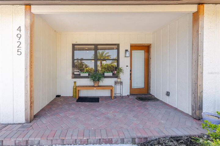 Property Photo:  4925 Remington Drive  FL 34234 