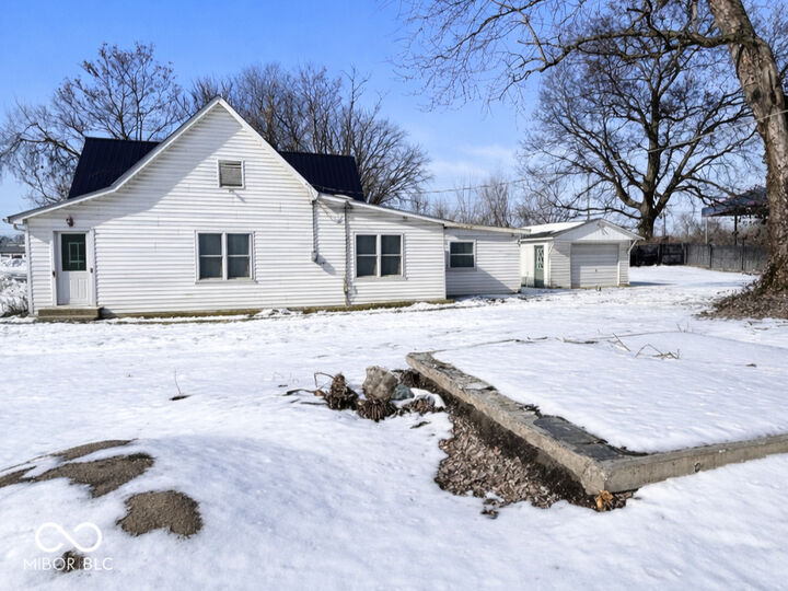 Property Photo:  3080 E Linn Avenue  IN 47805 