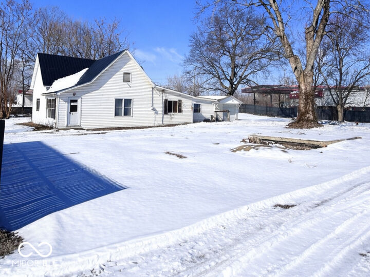 Property Photo:  3080 E Linn Avenue  IN 47805 