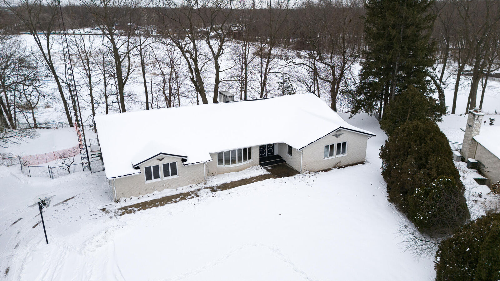 Property Photo: 1017 Azaleamum Drive MI 49093