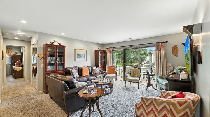 Property Photo:  550 Greystone Lane A2  IL 60090 