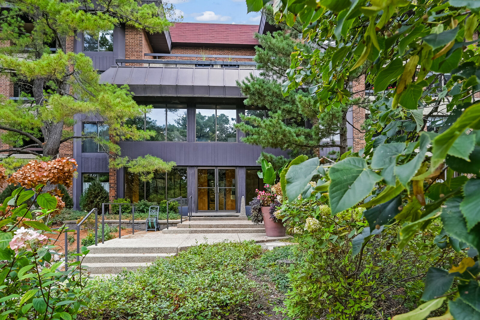 Property Photo: 1409 Burr Oak Road 111A IL 60521