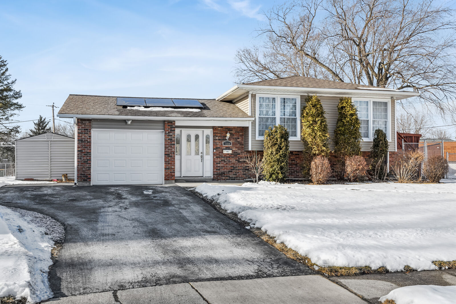 Property Photo:  7704 Knotty Pine Court  IL 60517 