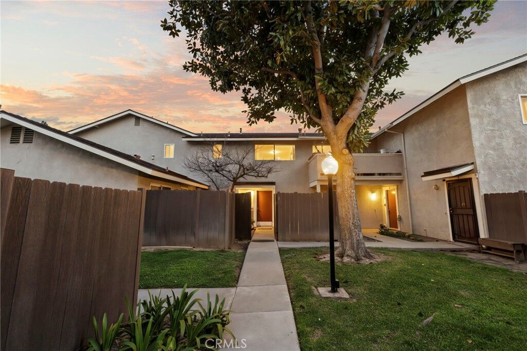 Property Photo:  216 Whitney Avenue 2  CA 91767 