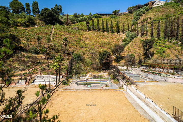 Property Photo:  1227 Bienveneda Avenue  CA 90272 