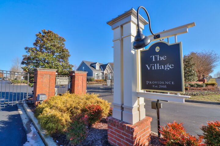 Property Photo: 2976 Kingston Cir S TN 37122