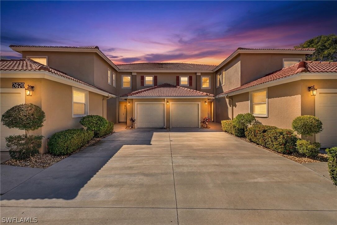 Property Photo:  2670 Creek Lane 102  FL 34119 