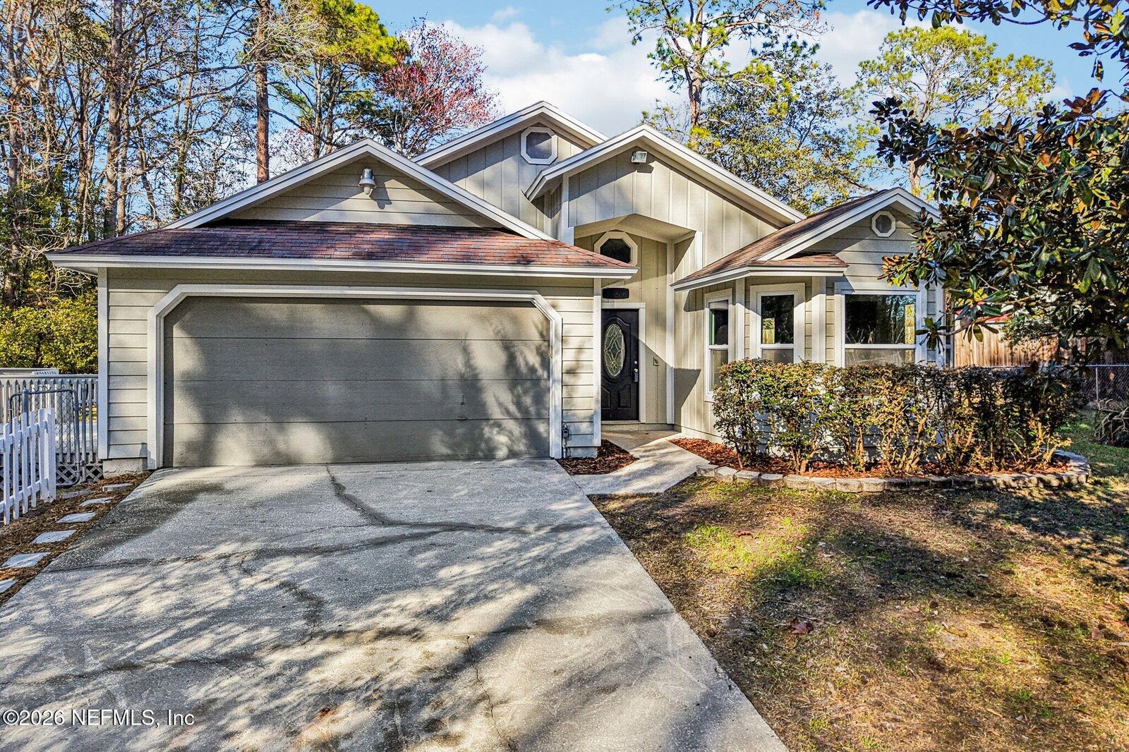 Property Photo:  1347 Bee Street W  FL 32065 