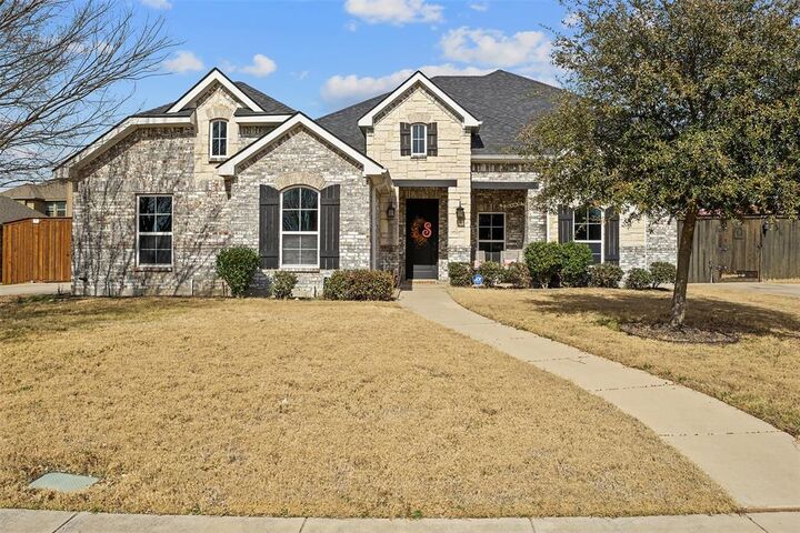 Property Photo:  211 Debbie Way  TX 75154 