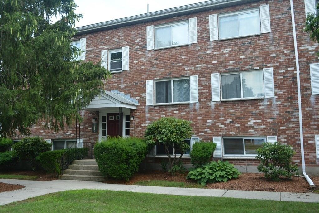 Property Photo:  9-B Mayberry Drive 1  MA 01581 