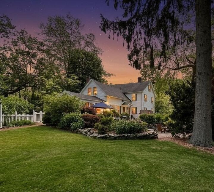 Property Photo:  6 Oak Street  MA 01519 