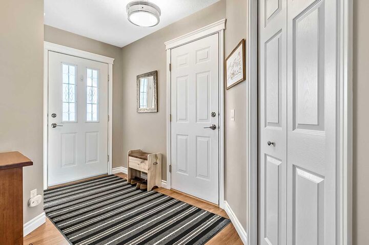 Photo de la propriété:  142 Freeman Way NW  AB T1V 1V4 