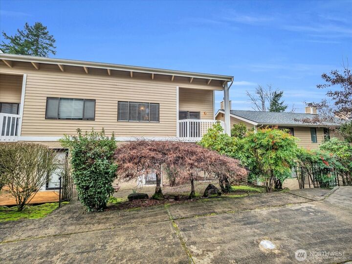 Property Photo:  12840 SE 40th Court E1  WA 98006 