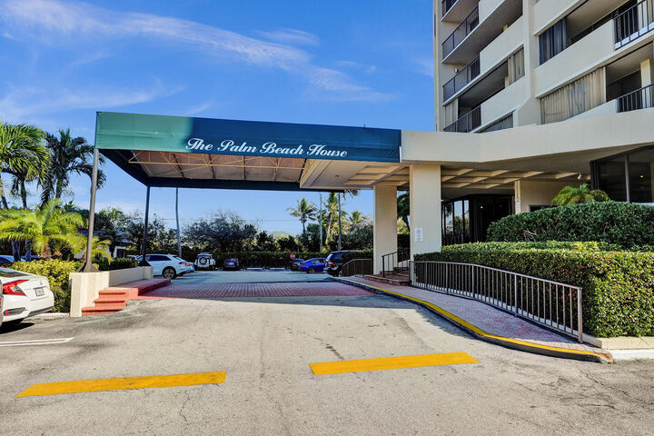 Property Photo:  5600 N Flagler Drive 805  FL 33407 
