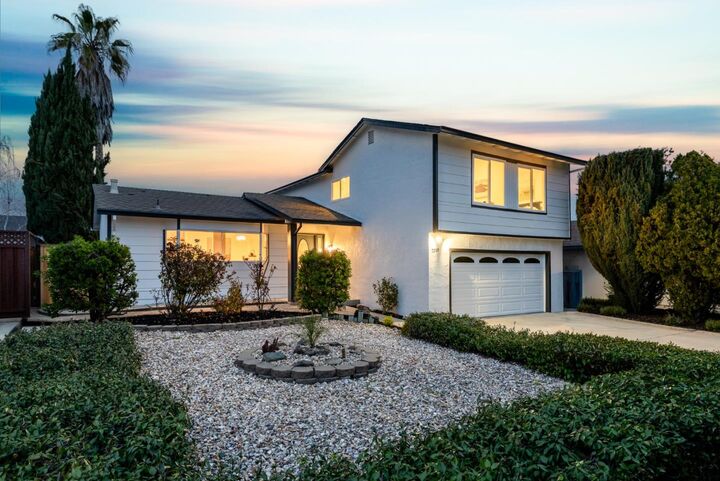 Property Photo:  2283 Lemoyne Way  CA 95008 