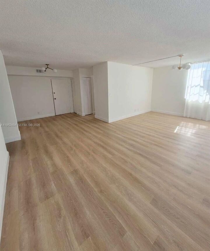 Property Photo:  2025 NE 164th St 816  FL 33162 