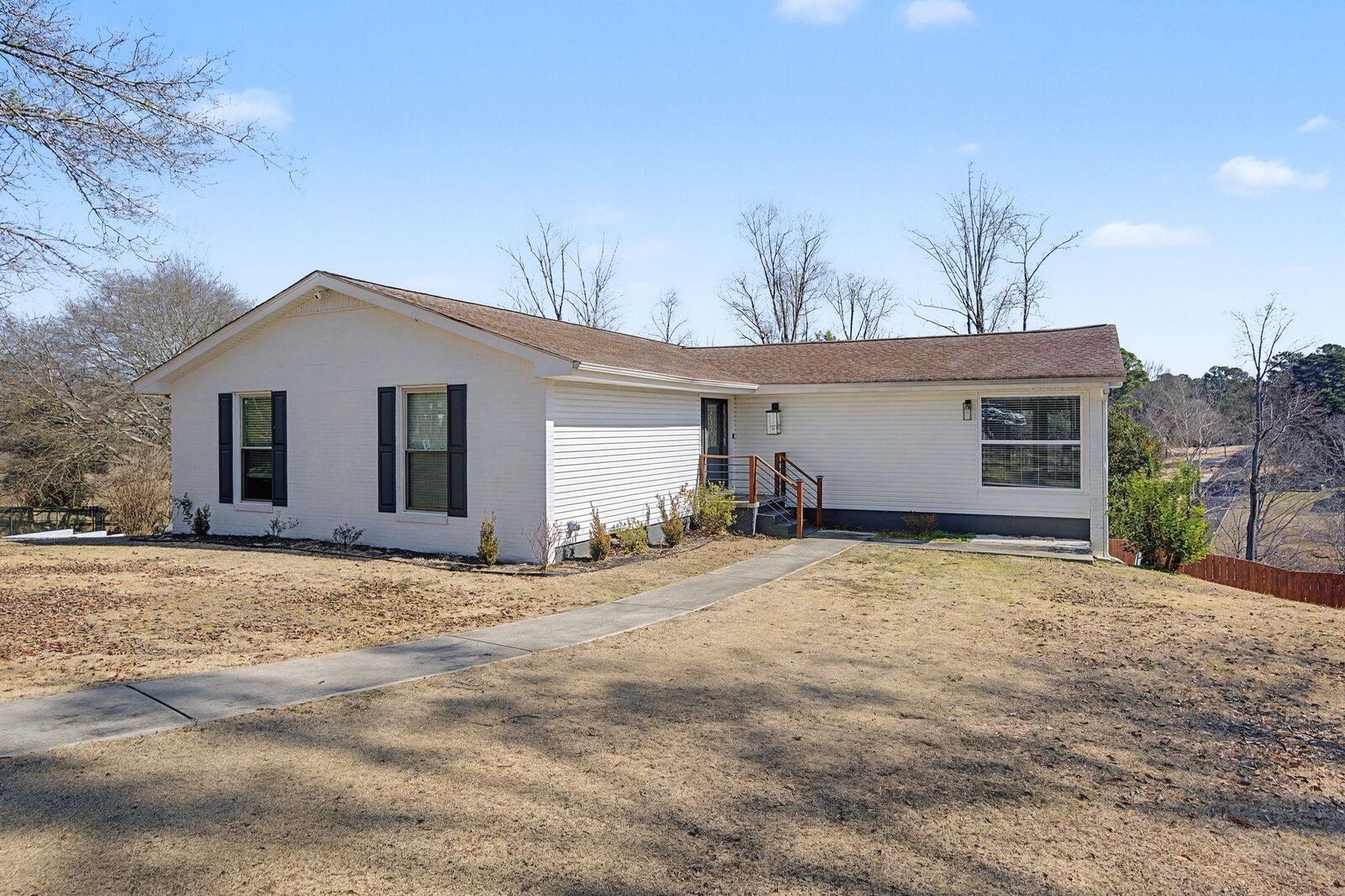 Property Photo: 1542 Barton Cir NE AL 35055