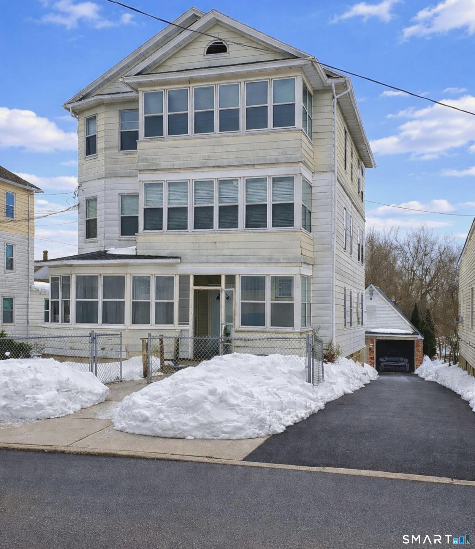 Property Photo:  376 Broad Street  CT 06053 