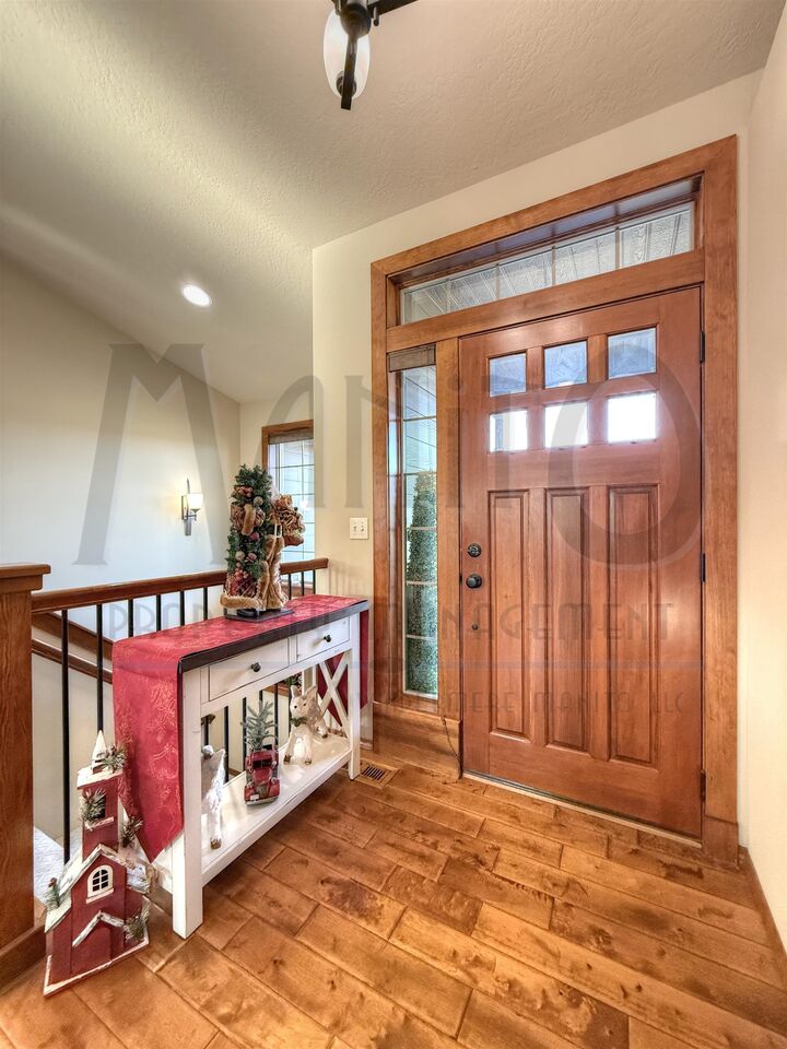 Property Photo:  1008 N River Ridge Blvd  WA 99224 