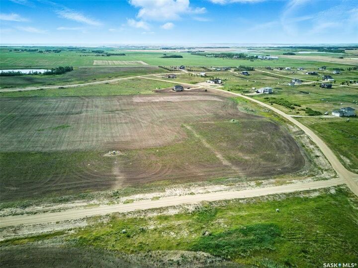 Property Photo:  48 Meadowlark Crescent  SK S7B 0A5 