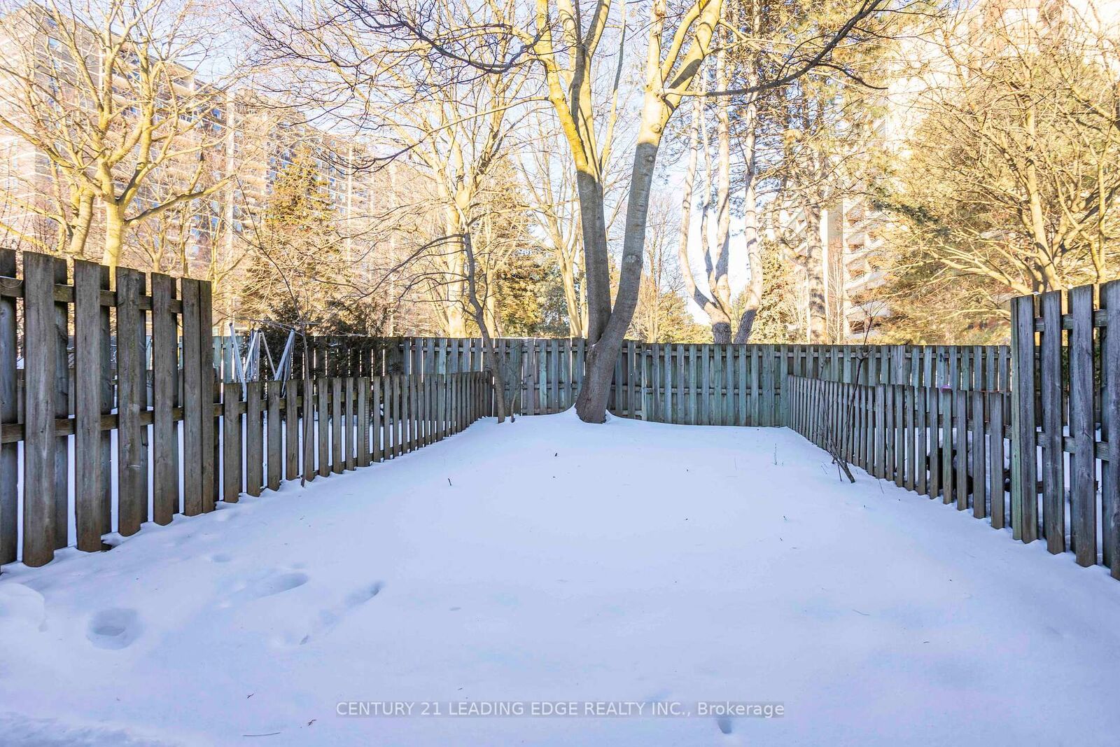 Photo de la propriété: 915 Inverhouse Drive 15 ON L5J 4B2