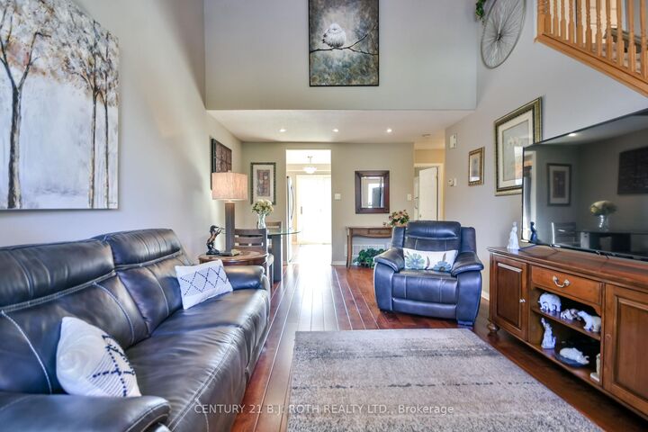 Property Photo: 358 Little Avenue 3 ON L4N 2Z6