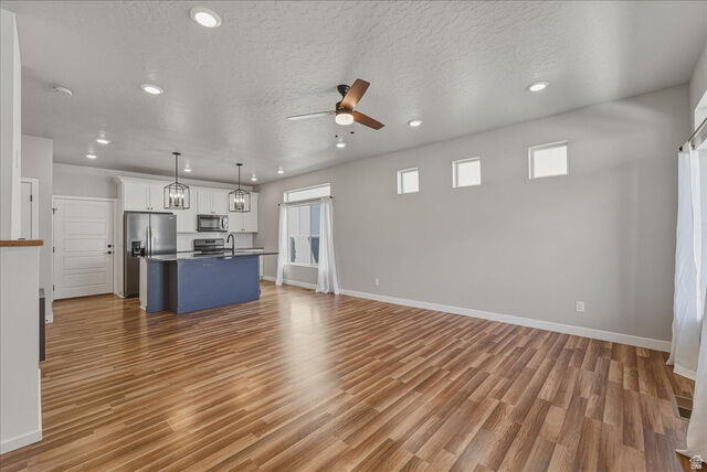 Property Photo:  246 S Meadowbrook Ct  UT 84045 