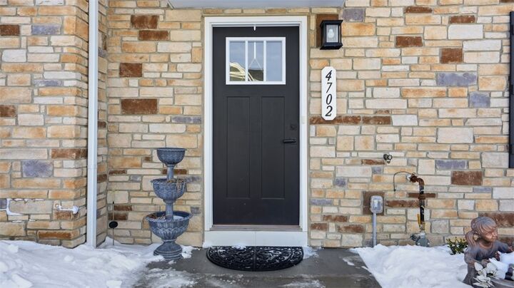 Property Photo:  4702 Spruce Rd  PA 15044 