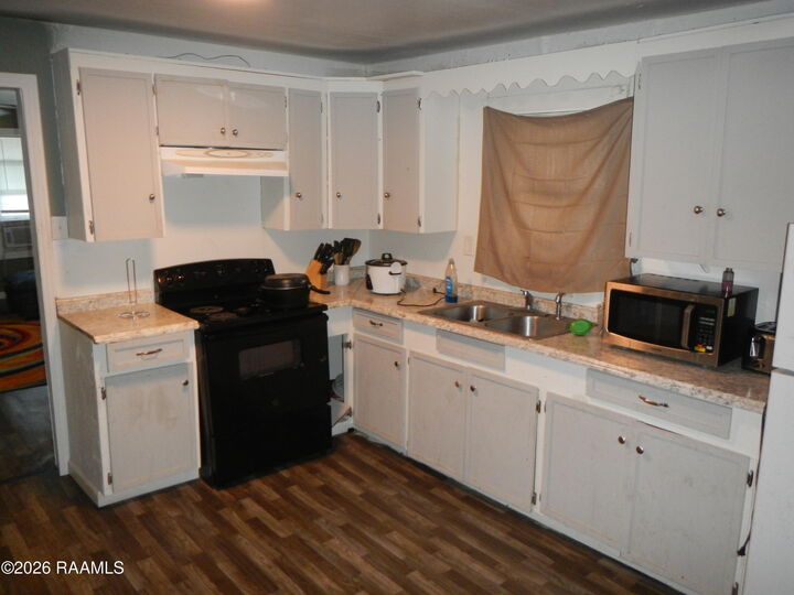 Property Photo:  1718 W 9th Street  LA 70526 