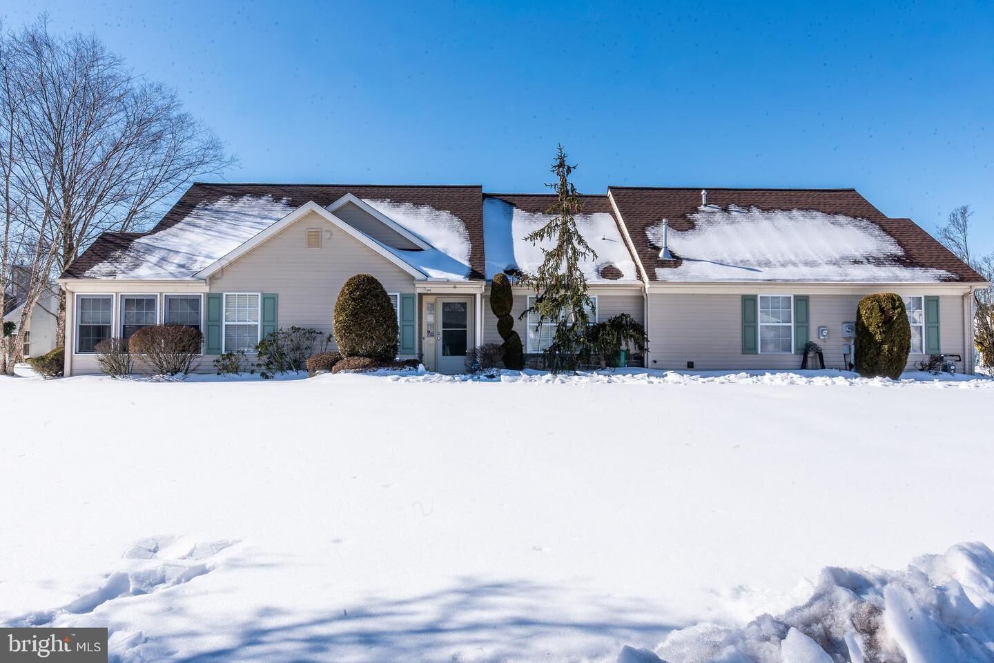 Property Photo:  11 Ivy Hill Road  NJ 08701 